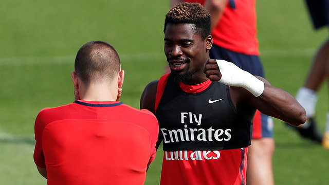 Tottenham announces Aurier signing from PSG for reported €25M fee