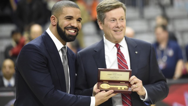Look: Drake visits OBJ in hospital after season-ending surgery