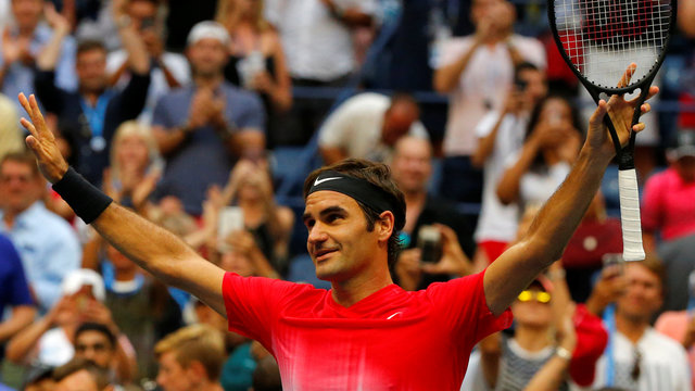 Federer keeps winning ugly, survives Youzhny in 5 grimy sets