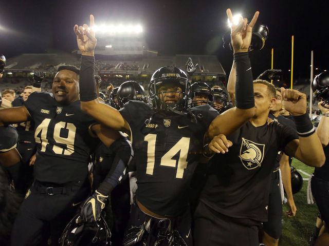 Army scores 64 points without completing a single pass