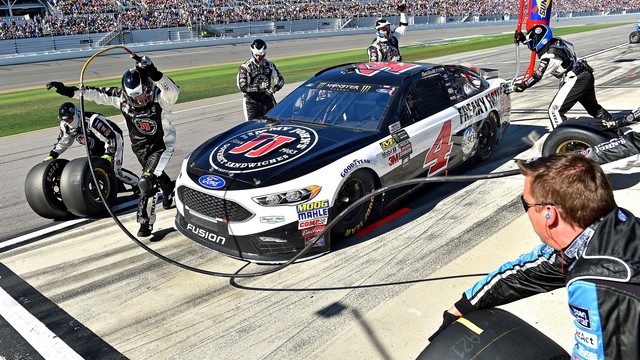 Kevin Harvick takes pole for Southern 500 at Darlington