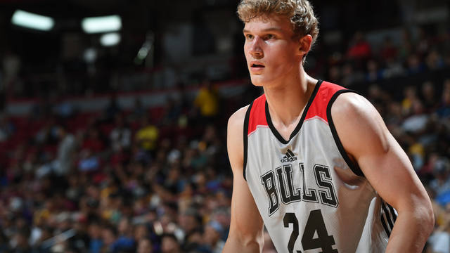 Markkanen helped off court at EuroBasket; Bulls say injury not serious