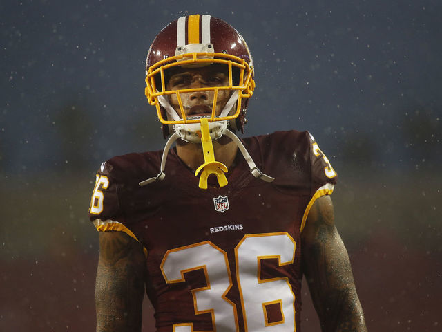 Redskins' Cravens intends to play next year after mulling retirement