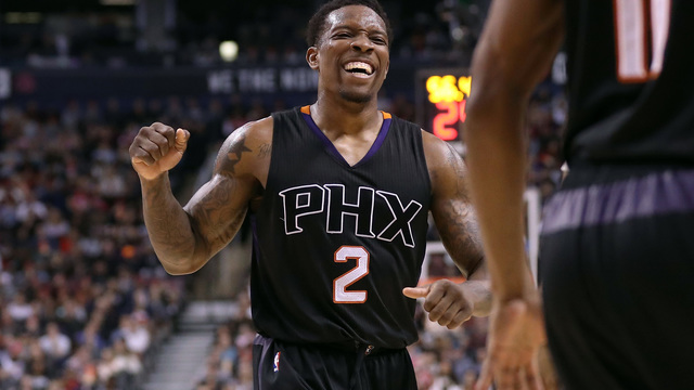 Watch: Suns' Bledsoe launches Dunk on Your Wife Challenge