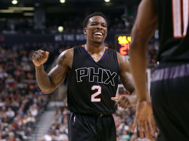 Watch: Suns' Bledsoe launches Dunk on Your Wife Challenge