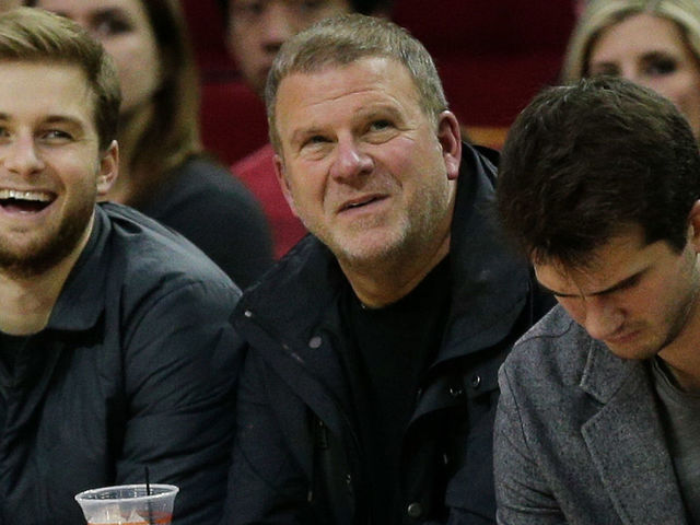 Tilman Fertitta to buy Rockets for reported $2.2B