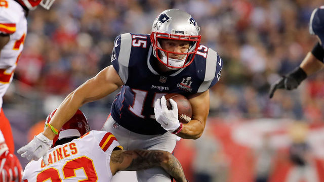 Chris Hogan returns vs. Dolphins after missing 4 games