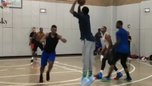 Watch: Hoodie Melo, Westbrook dominate in pickup game