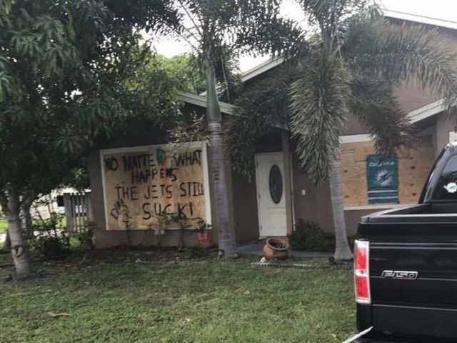 Dolphins fan trolls Jets while preparing for Hurricane Irma