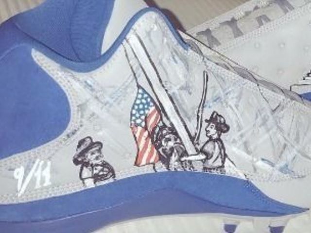 Look: Golden Tate honors 1st responders with 9/11 cleats