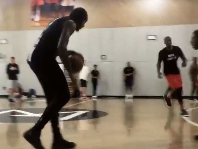Watch: Hoodie Melo thrives in pickup game alongside Harden, Paul