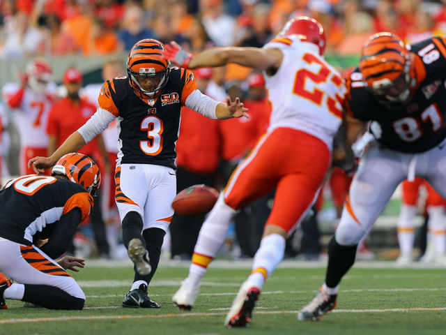 Report: Eagles sign kicker Jake Elliott, send Sturgis to IR