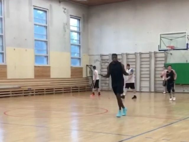 Watch: RG3 dominates pickup basketball game