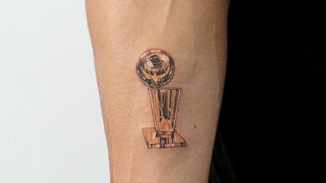 Look: Warriors' McGee shows off Larry O'Brien Trophy tattoo