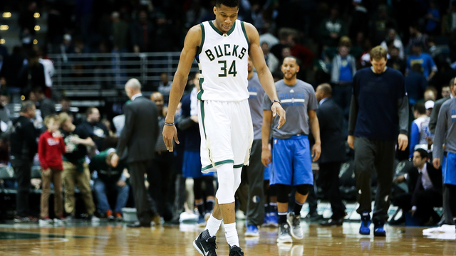 Giannis Antetokounmpo's dad dies at 54