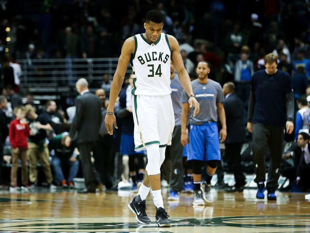 Giannis Antetokounmpo's dad dies at 54
