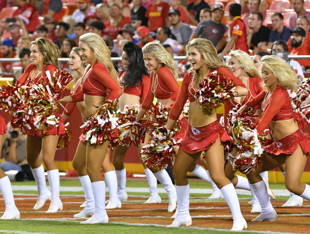 Watch: Chiefs cheerleader accidentally gets run over by cameraman