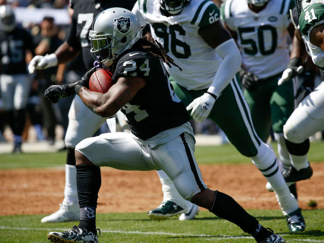 Watch: Lynch scores 1st TD with Raiders