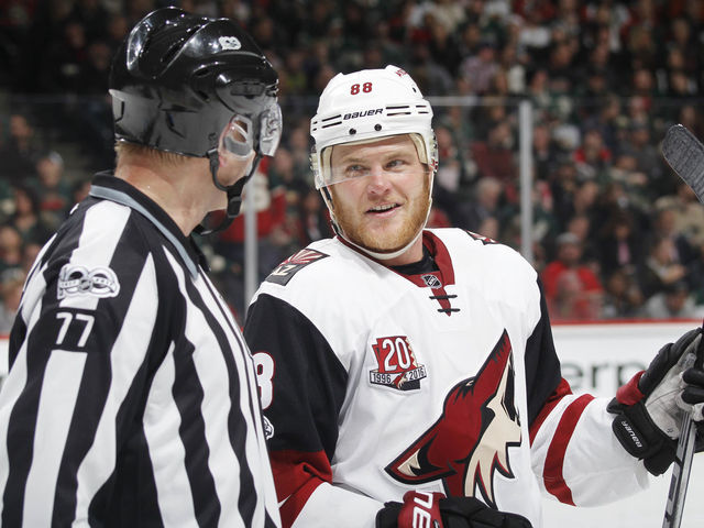 Panthers trade Demers to Coyotes for McGinn