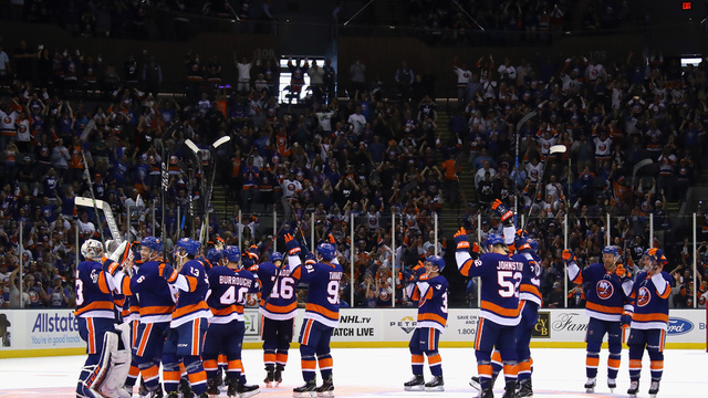 Welcome home: Fans go crazy as New York Islanders return to Nassau Coliseum