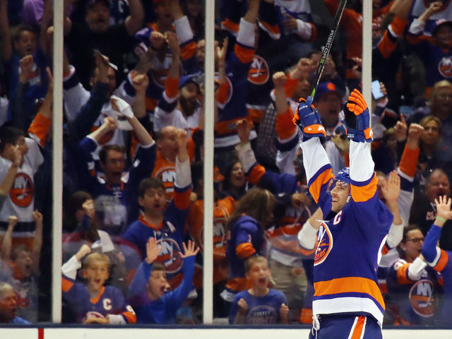Hat trick binge lands Tavares 1st star of the week honors