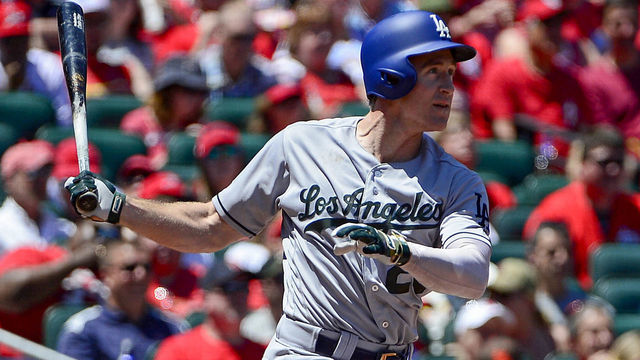 Report: Dodgers, Utley agree to 2-year deal