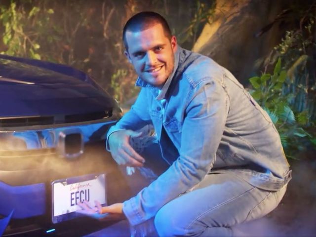Watch: Derek Carr stars in music video advertising bank
