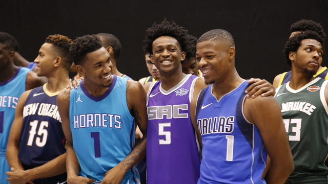 Barkley: Rookie award will come down to Mavericks' Smith, Kings' Fox