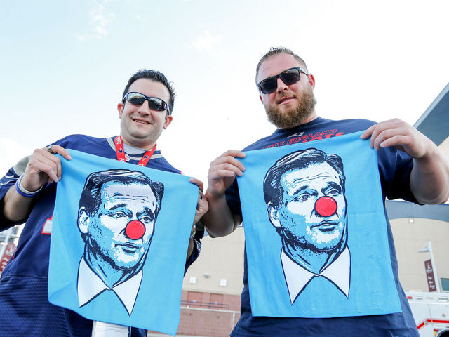 Goodell clown towel signed by Brady fetches $6,500 in auction