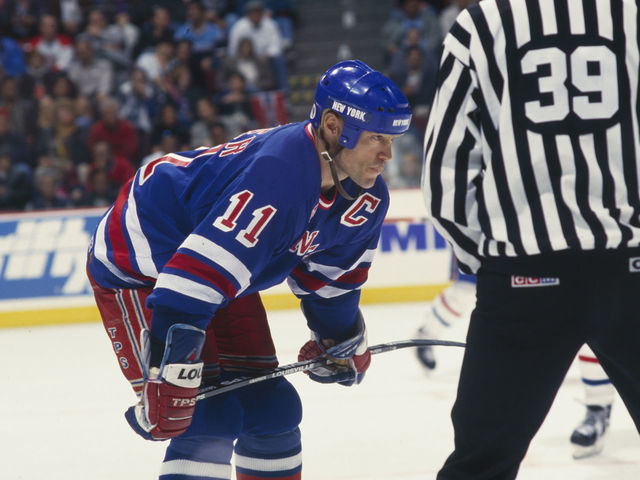 Messier talks faceoff rules, offside challenges, and the Oilers' Cup chances