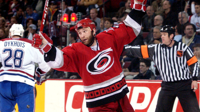 Erik Cole formally retires as member of Hurricanes