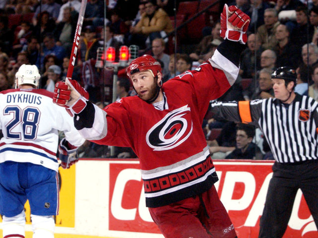 Erik Cole formally retires as member of Hurricanes