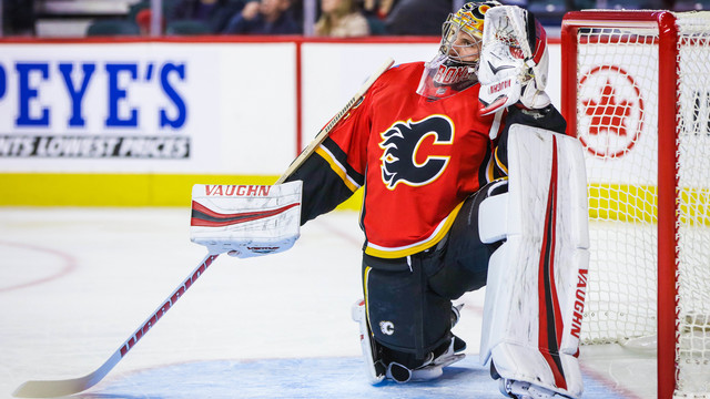 Watch: Flames' Gillies makes impossible behind-the-back glove save