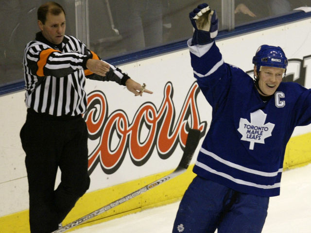 Jets bringing ex-ref to practice to counter NHL crackdown