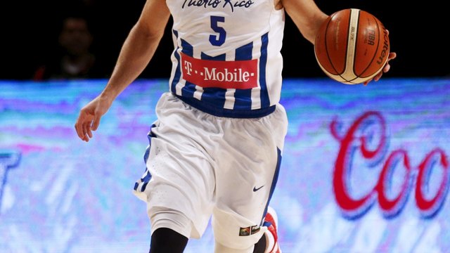 Cuban lends Mavs' plane to Barea to aid Hurricane Maria victims