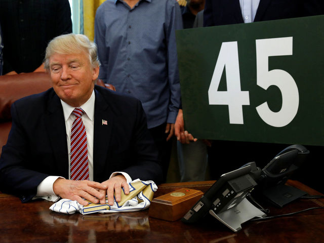 Trump withdraws Warriors' White House invite after Curry declines