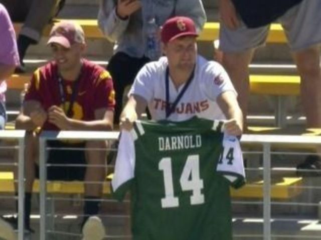 USC fan predicts New York Jets' future with Sam Darnold jersey