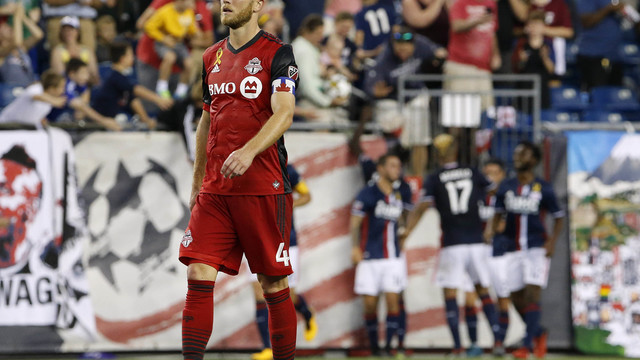 Bradley bashes Gillette Stadium's 'ridiculous' football lines