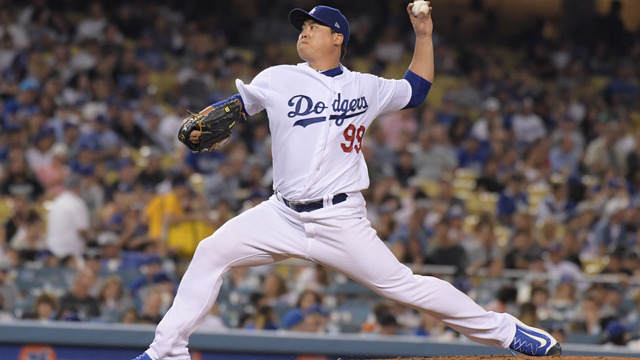 Dodgers' Ryu diagnosed with forearm contusion after being hit by line drive