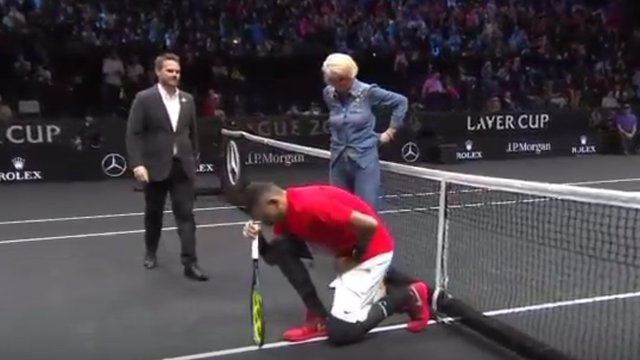 Watch: Kyrgios takes a knee prior to Laver Cup match against Federer