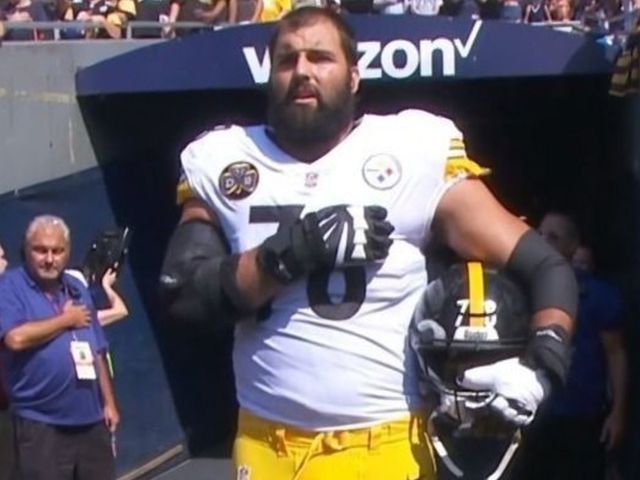Look: Steelers' Villanueva stands solo outside tunnel for national anthem