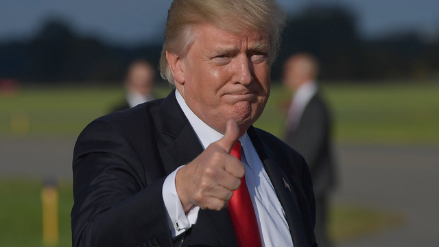 Trump salutes Jones for threatening players who don't stand for anthem