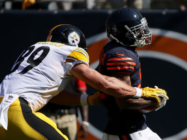 Watch: Bears' Cooper slows down, squanders TD after blocked FG