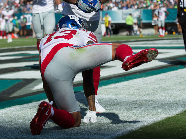Watch: Beckham celebrates TD by simulating dog peeing