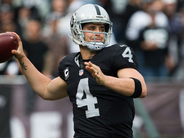 Carr to return vs. Chargers after being removed from injury report