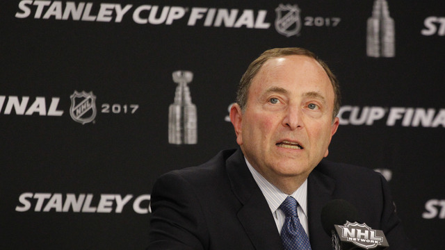 Bettman: Fans don't want 'evening of politics,' but I respect choices