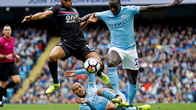 Report: Manchester City's Mendy to visit knee specialist