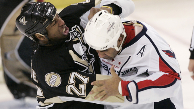 Ex-NHLer Laraque: Pens' White House visit 'an embarrassment'