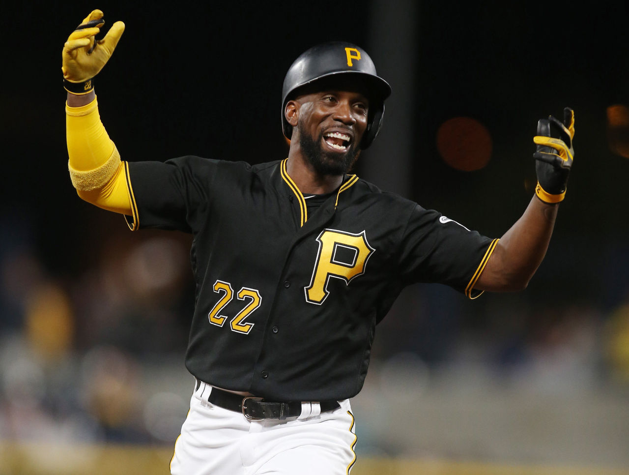 Andrew McCutchen hits first career grand slam