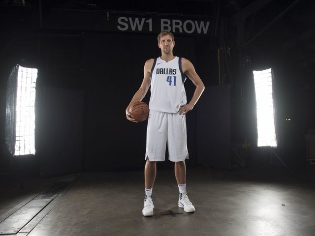Cuban thinks Dirk wants to beat Kobe's record of 20 seasons with 1 team